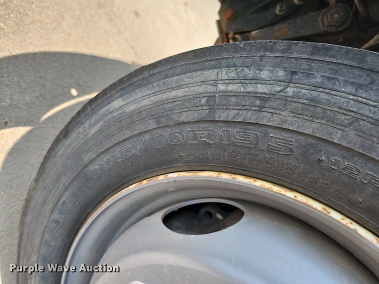 image for item MD9870 2006 GMC C4500  flatbed truck