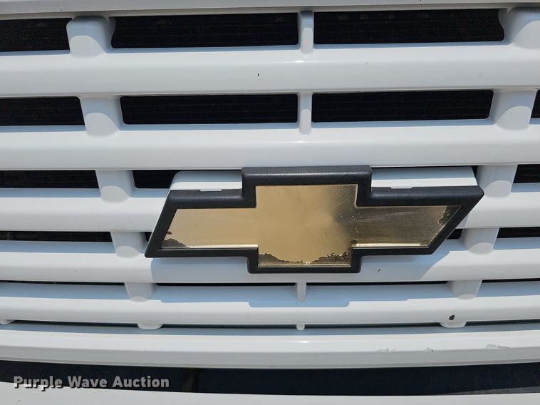 image for item MD9870 2006 GMC C4500  flatbed truck