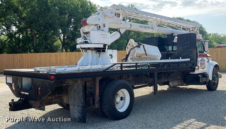 image for item ME9939 1991 International 4900  crane truck