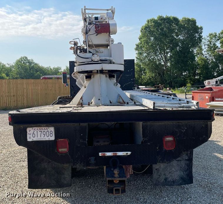 image for item ME9939 1991 International 4900  crane truck