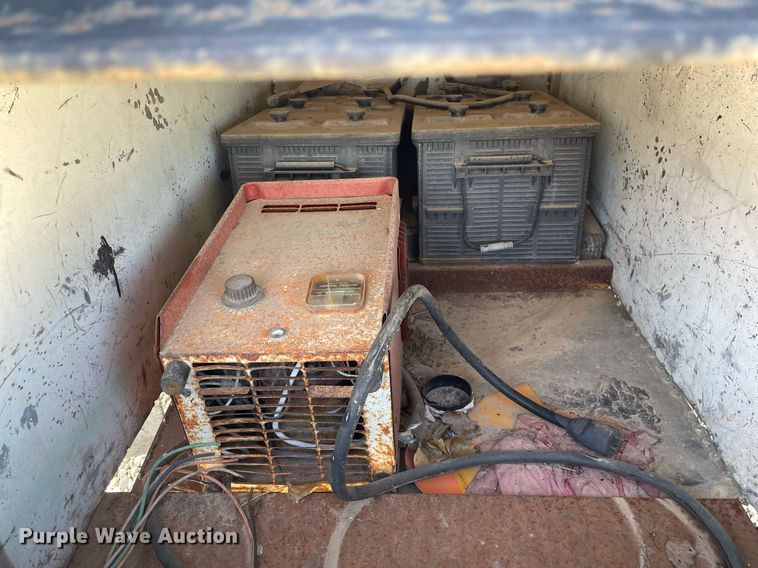 image for item ME9939 1991 International 4900  crane truck