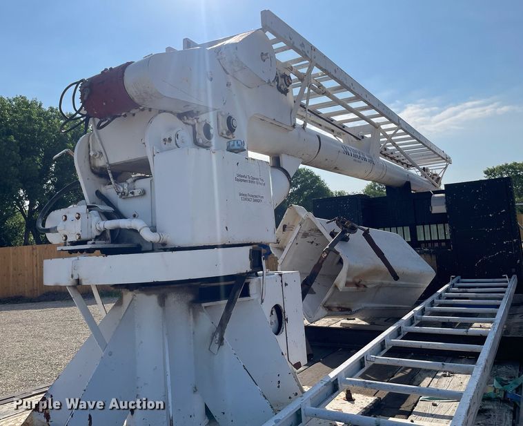 image for item ME9939 1991 International 4900  crane truck