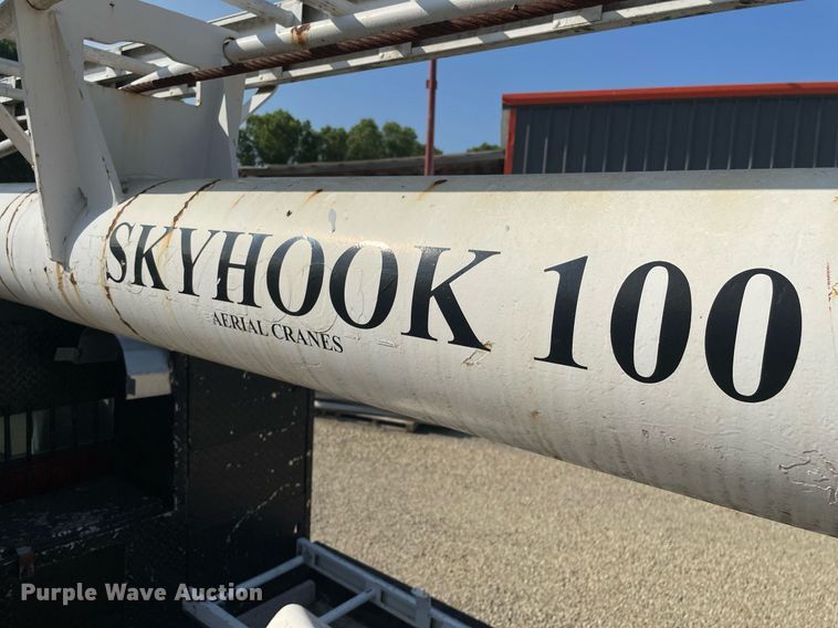 image for item ME9939 1991 International 4900  crane truck