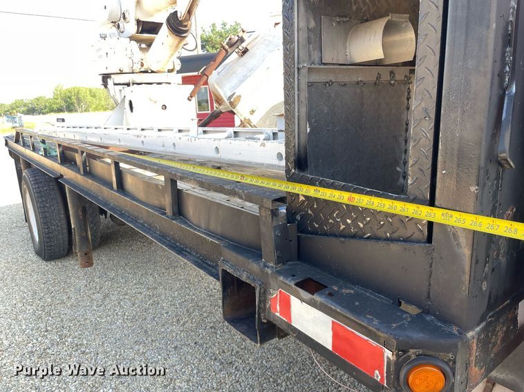 image for item ME9939 1991 International 4900  crane truck