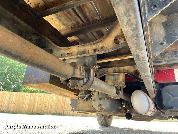 image for item ME9939 1991 International 4900  crane truck