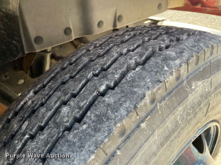 image for item ME9939 1991 International 4900  crane truck