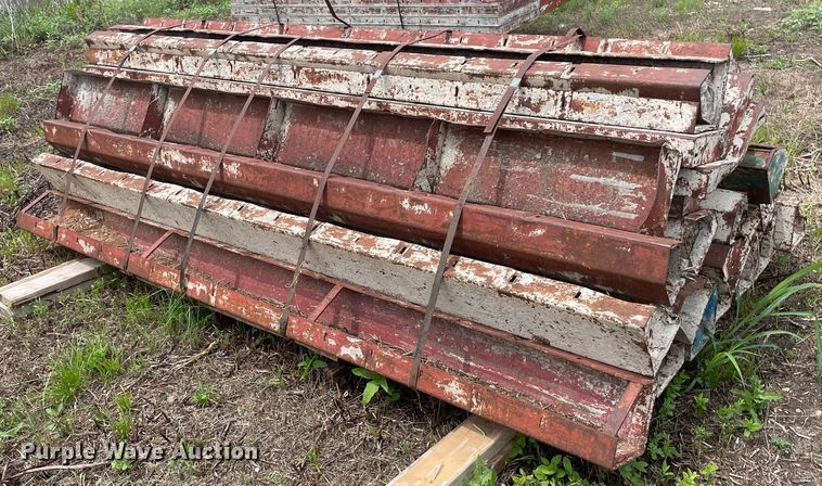 image for item ME9985 Symons  concrete form corner panels