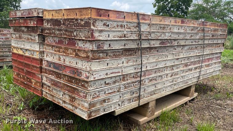 image for item ME9986 (42) Symons 8'L x 24" W concrete wall forms