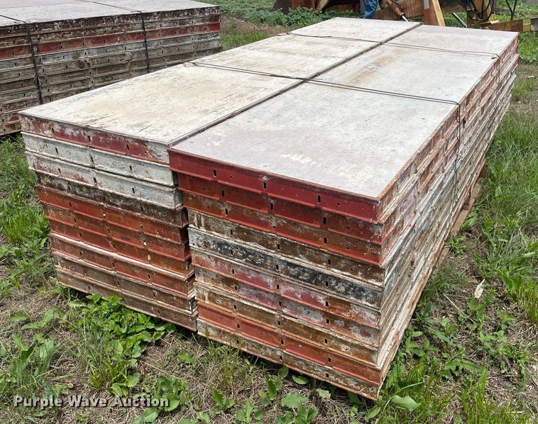 image for item ME9986 (42) Symons 8'L x 24" W concrete wall forms