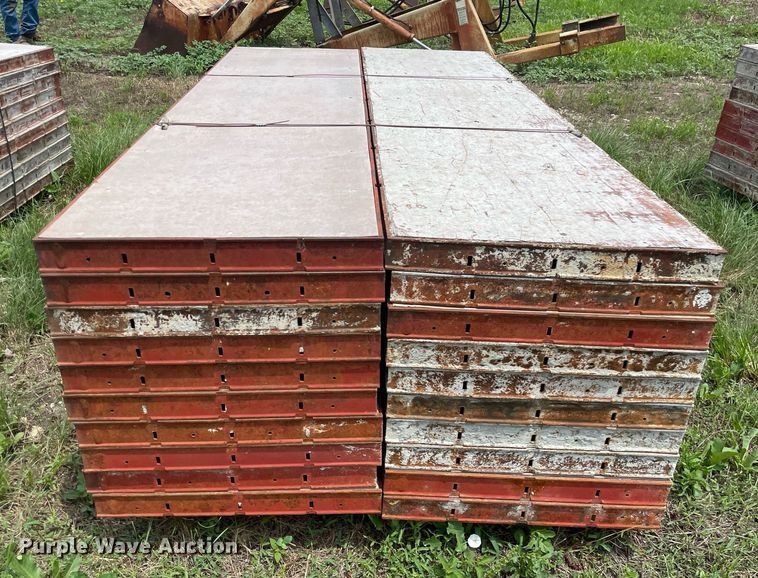image for item ME9987 (20) Symons 8'L x 24"W concrete wall forms