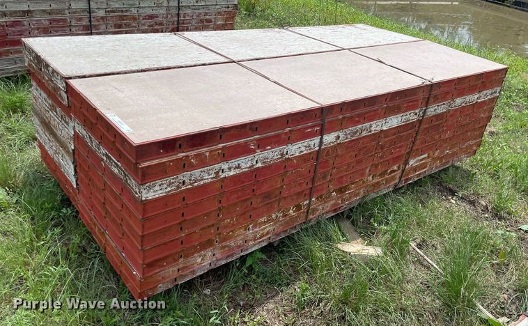 image for item ME9987 (20) Symons 8'L x 24"W concrete wall forms