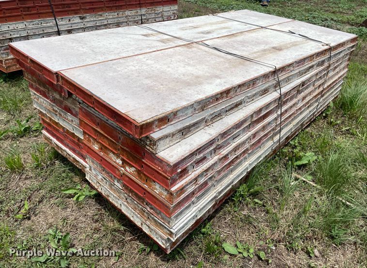 image for item ME9988 (20) Symons 8'L x 24"W concrete wall forms