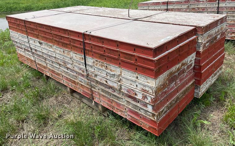 image for item ME9989 (20) Symons 8'L x 24"W concrete wall forms