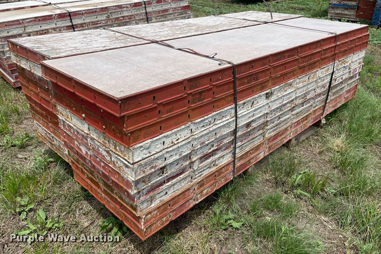 image for item ME9989 (20) Symons 8'L x 24"W concrete wall forms