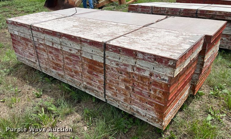 image for item ME9989 (20) Symons 8'L x 24"W concrete wall forms