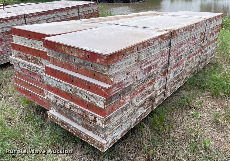 image for item ME9990 (20) Symons 8'L x 24"W concrete wall forms
