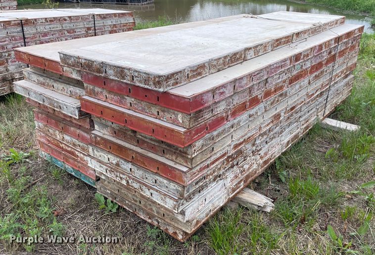 image for item ME9991 (23) Symons 8'L x 24"W concrete wall forms