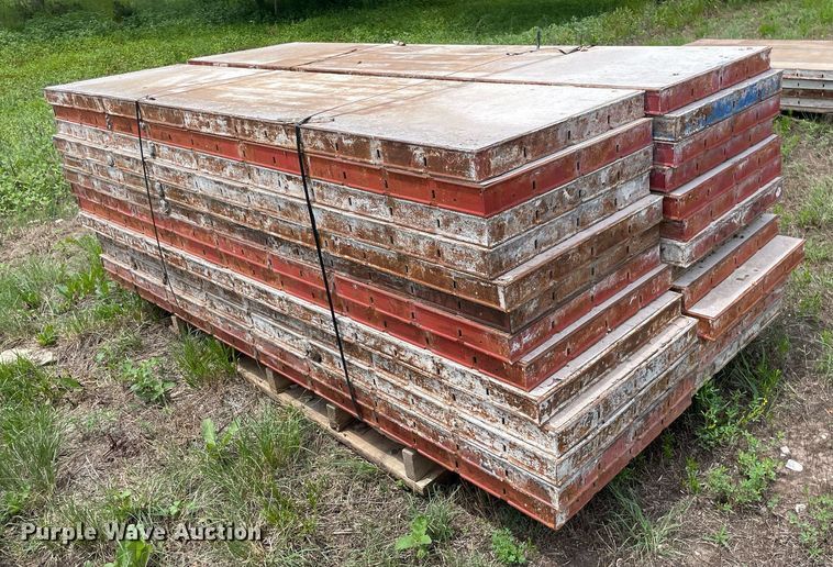 image for item ME9993 (26) Symons 8'L x 24"W concrete wall forms