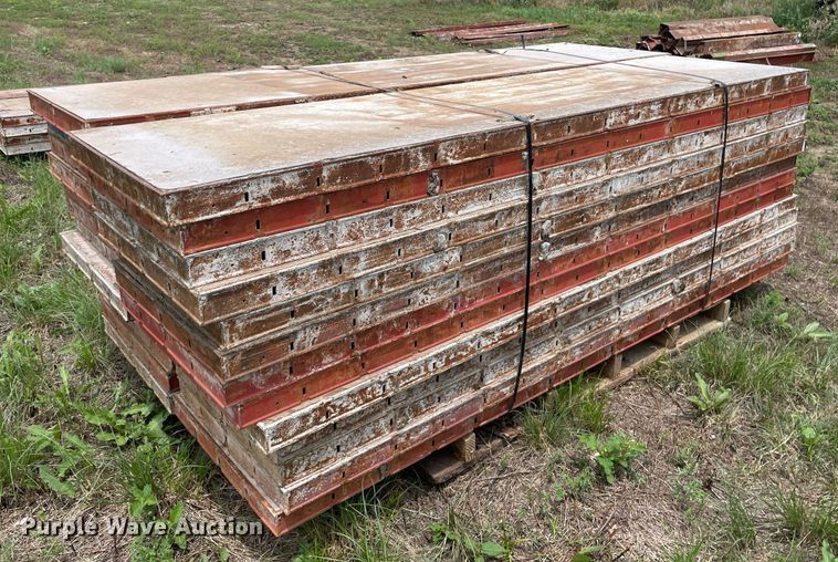 image for item ME9993 (26) Symons 8'L x 24"W concrete wall forms