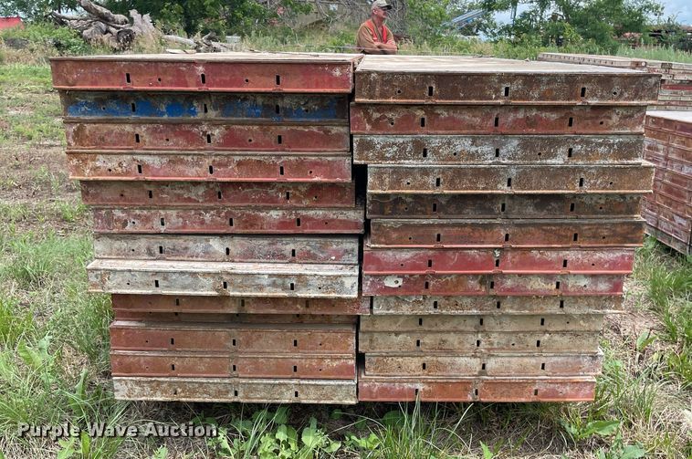 image for item ME9993 (26) Symons 8'L x 24"W concrete wall forms