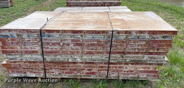 image for item ME9993 (26) Symons 8'L x 24"W concrete wall forms