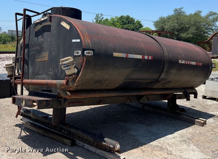 image for item MG9028 Imperial Tank Co.  water tank bed