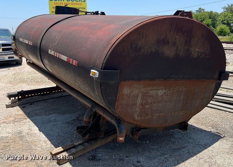 image for item MG9028 Imperial Tank Co.  water tank bed