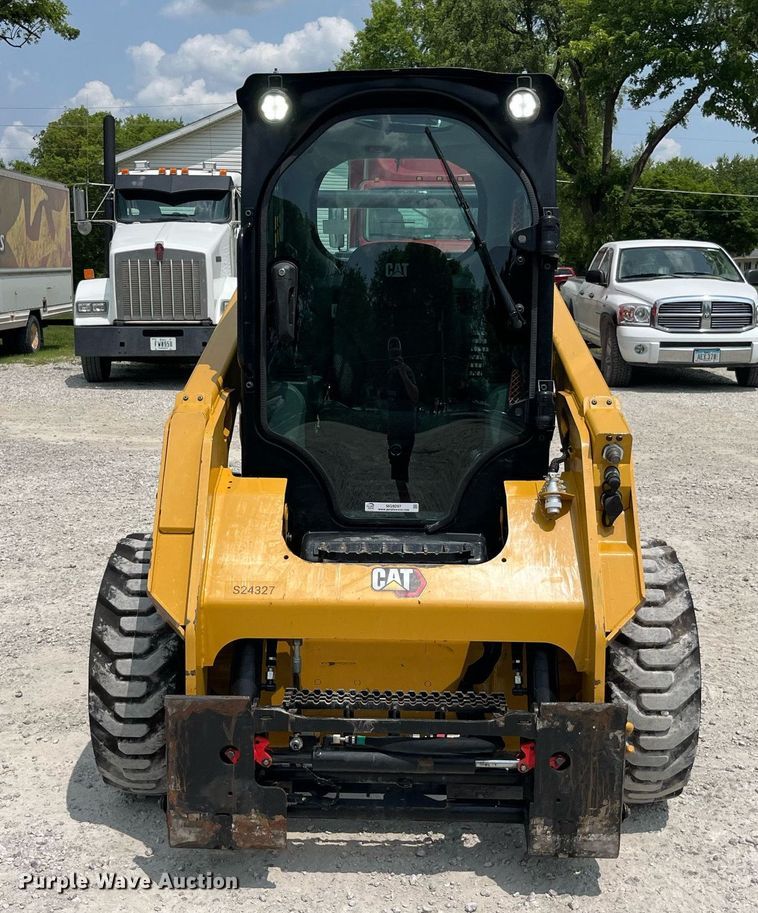 image for item MG9297 2021 Caterpillar 242D3  skid steer loader