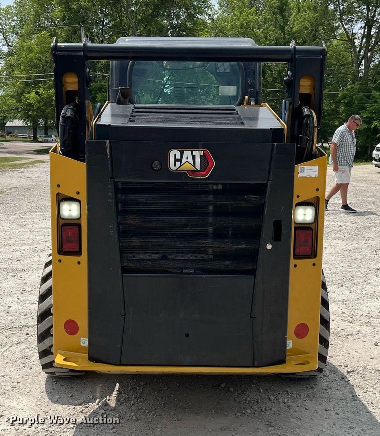 image for item MG9297 2021 Caterpillar 242D3  skid steer loader