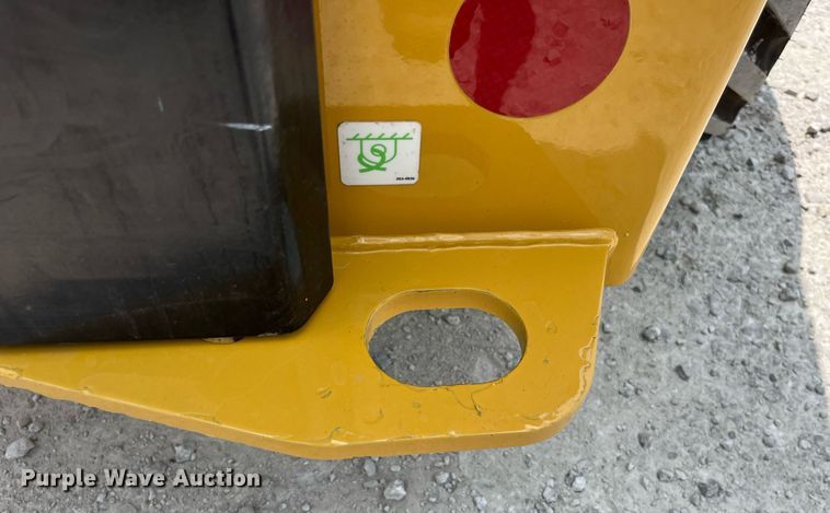 image for item MG9297 2021 Caterpillar 242D3  skid steer loader