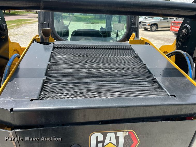 image for item MG9297 2021 Caterpillar 242D3  skid steer loader
