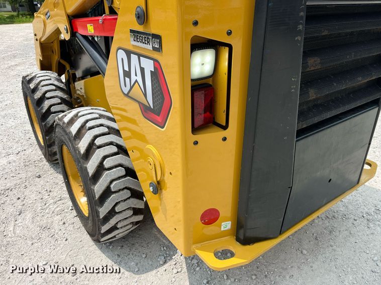 image for item MG9297 2021 Caterpillar 242D3  skid steer loader