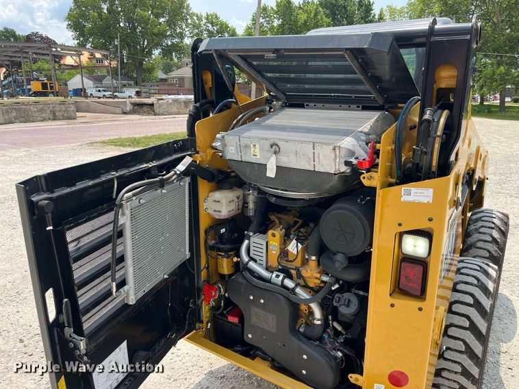 image for item MG9297 2021 Caterpillar 242D3  skid steer loader