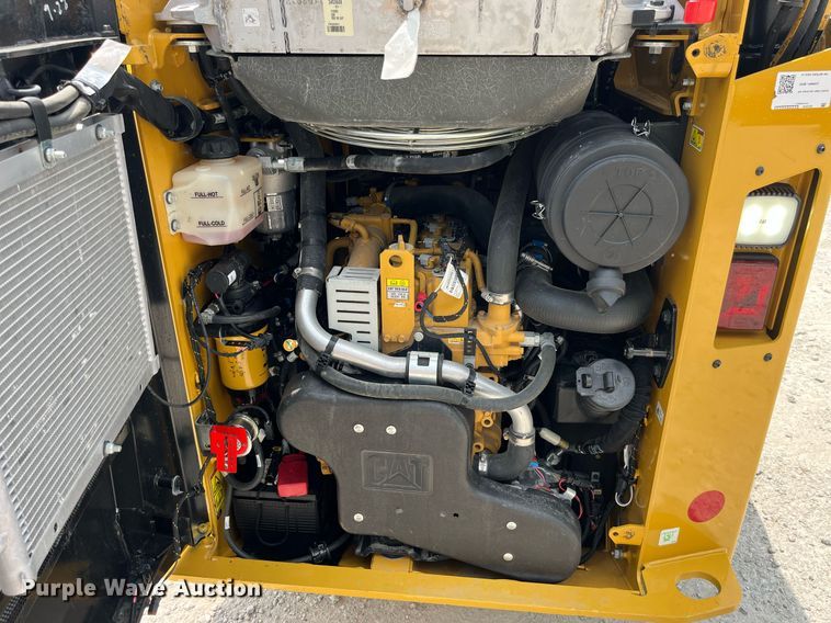 image for item MG9297 2021 Caterpillar 242D3  skid steer loader