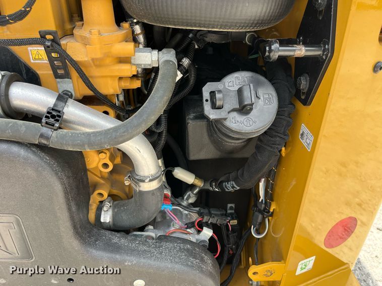 image for item MG9297 2021 Caterpillar 242D3  skid steer loader