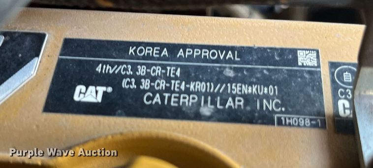 image for item MG9297 2021 Caterpillar 242D3  skid steer loader