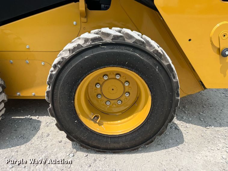 image for item MG9297 2021 Caterpillar 242D3  skid steer loader