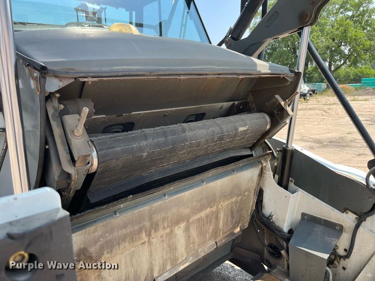 image for item MG9313 2010 Elgin Pelican NP  street sweeper