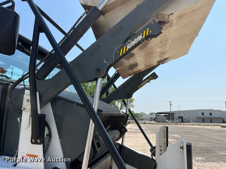 image for item MG9313 2010 Elgin Pelican NP  street sweeper