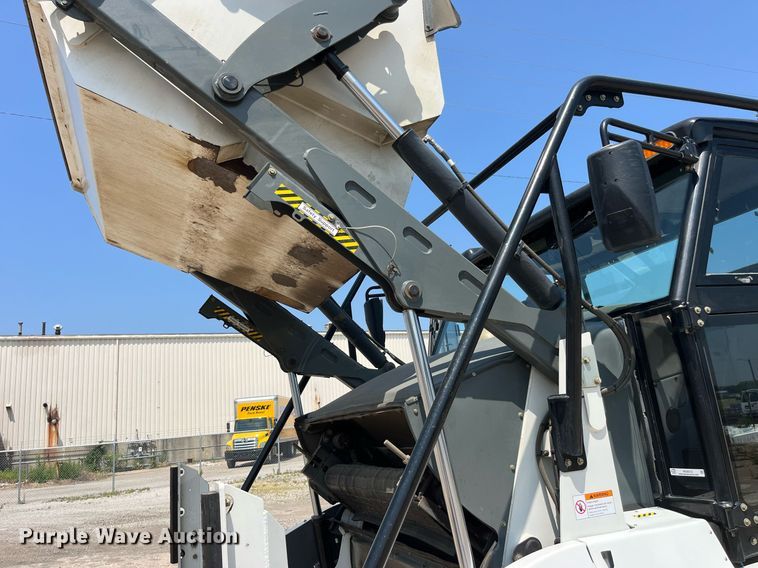 image for item MG9313 2010 Elgin Pelican NP  street sweeper