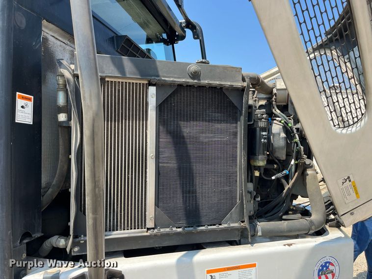 image for item MG9313 2010 Elgin Pelican NP  street sweeper