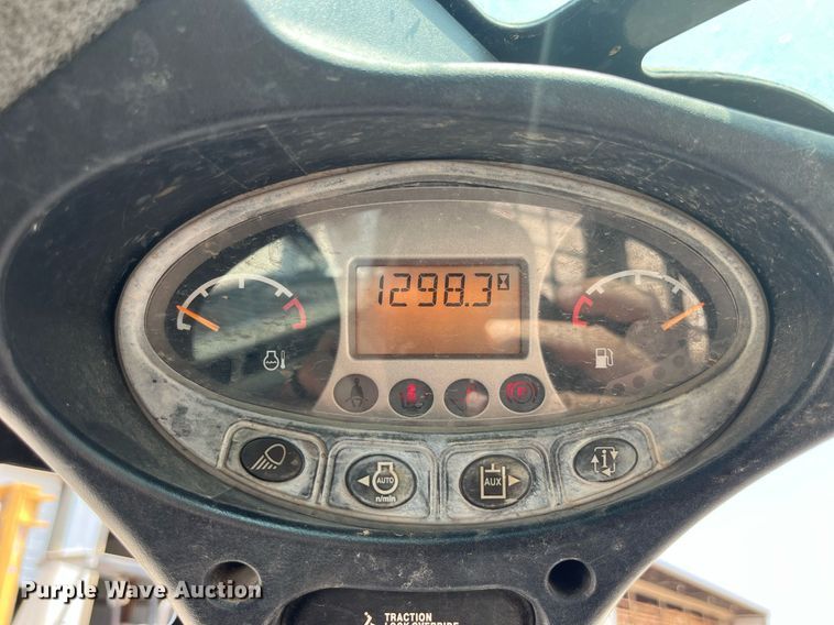 image for item MG9314 2017 Bobcat S570  skid steer loader