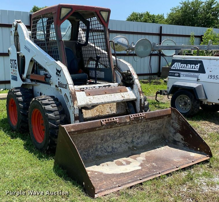 image for item MG9949 2005 Bobcat S175  skid steer loader