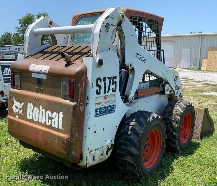 image for item MG9949 2005 Bobcat S175  skid steer loader