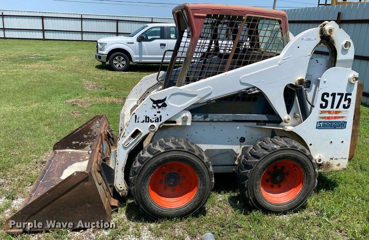 image for item MG9949 2005 Bobcat S175  skid steer loader
