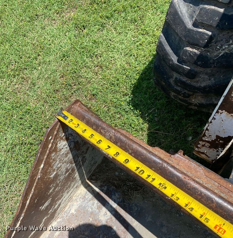 image for item MG9949 2005 Bobcat S175  skid steer loader