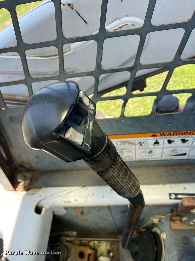 image for item MG9949 2005 Bobcat S175  skid steer loader