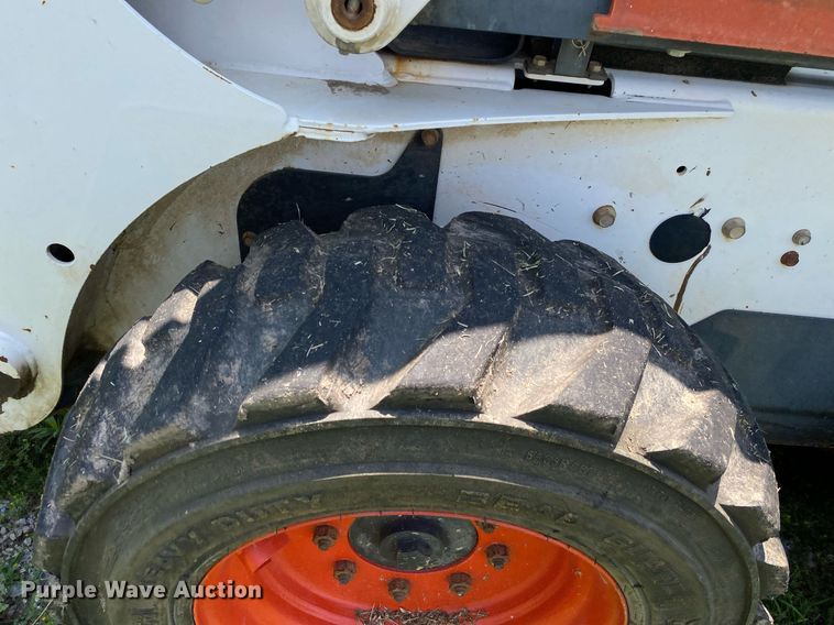 image for item MG9949 2005 Bobcat S175  skid steer loader