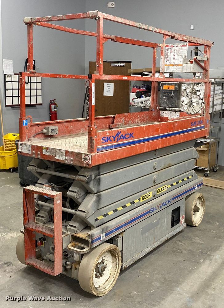 image for item MG9952 2009 Skyjack SJIII 3226  scissor lift