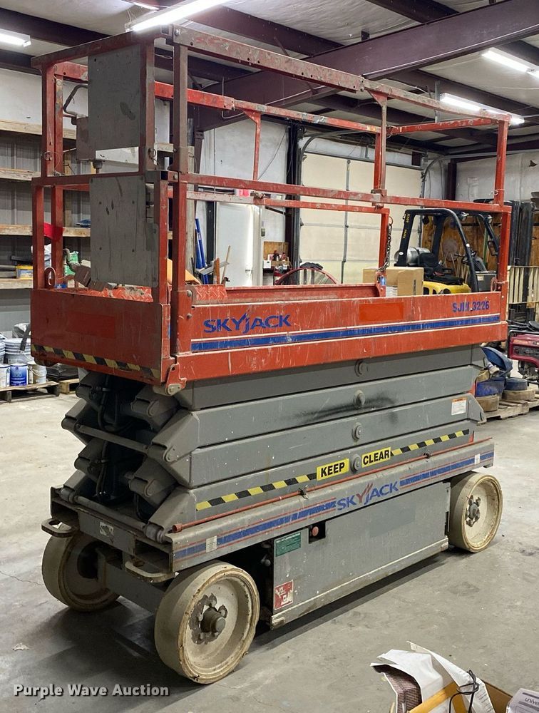 image for item MG9952 2009 Skyjack SJIII 3226  scissor lift